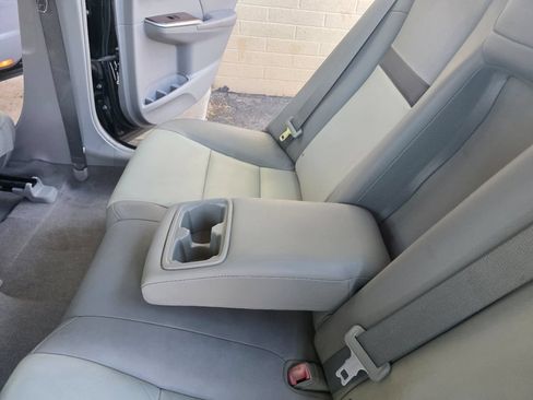 Used 2012 Toyota Camry XLE w/ Leather Pkg FWD image 26