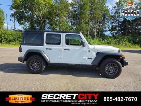 Used 2024 Jeep Wrangler Unlimited Sport AWD/4WD image 4