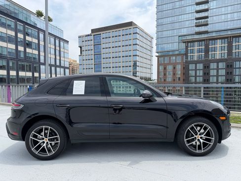 Used 2023 Porsche Macan AWD/4WD image 8