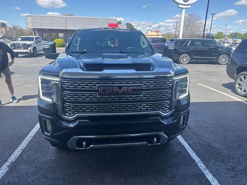 Used 2021 GMC Sierra 2500 Denali w/ Denali Black Diamond Edition image 5