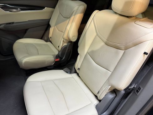 Used 2022 Cadillac XT6 Premium Luxury w/ Technology Package image 14