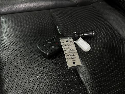 Used 2021 GMC Yukon Denali w/ Advanced Technology Package image 40