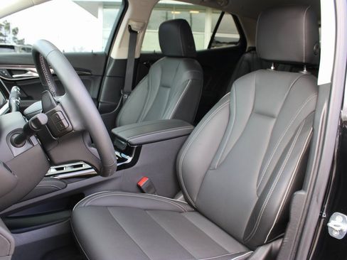 Used 2023 Buick Envision Essence image 10