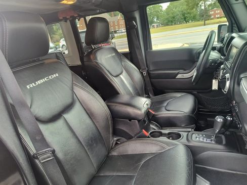 Used 2014 Jeep Wrangler Unlimited Rubicon image 28