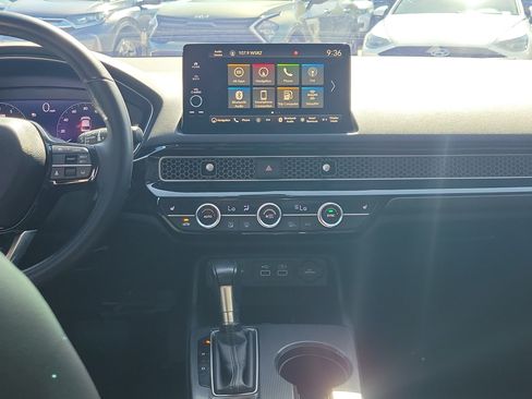 Used 2022 Honda Civic Touring image 18