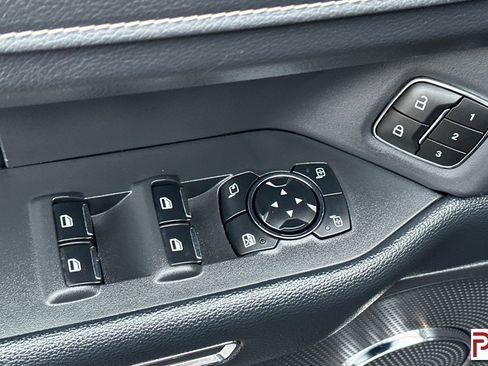 Used 2023 Ford Expedition XLT image 12