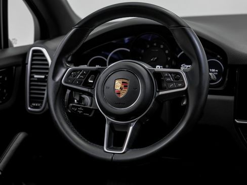 Used 2022 Porsche Cayenne image 13