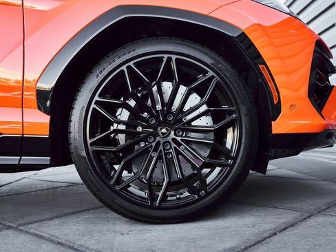 Used 2025 Lamborghini Urus SE image 20