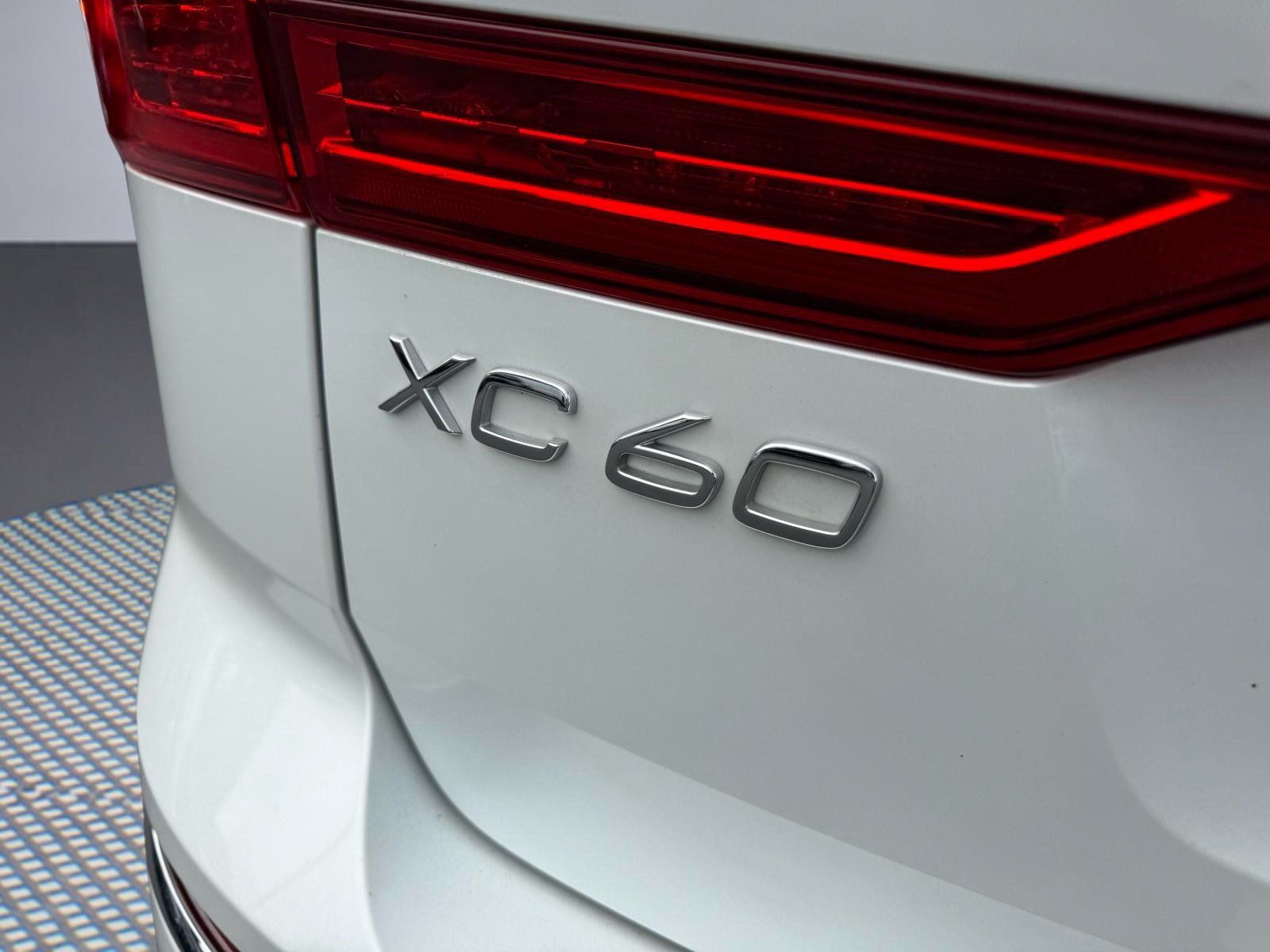 Used 2018 Volvo XC60 T6 Inscription w/ Convenience Package AWD/4WD image 8