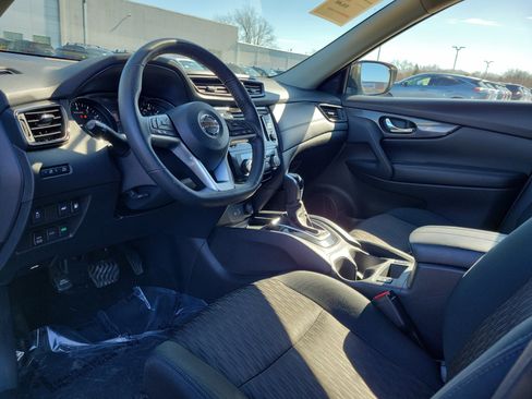 Certified 2018 Nissan Rogue SV image 19