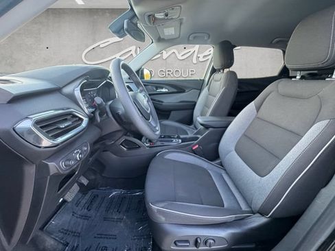 Used 2022 Chevrolet TrailBlazer LT w/ Convenience Package FWD image 19