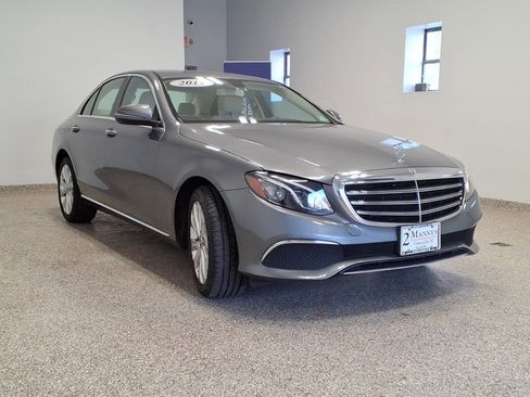 Used 2019 Mercedes-Benz E 300 4MATIC image 3