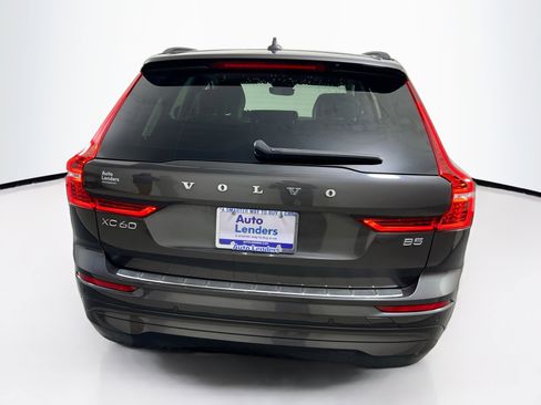 Used 2023 Volvo XC60 B5 Core w/ Protection Package Premier image 6