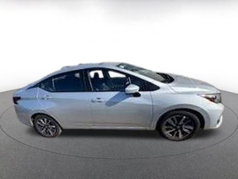 Used 2025 Nissan Versa SV image 7