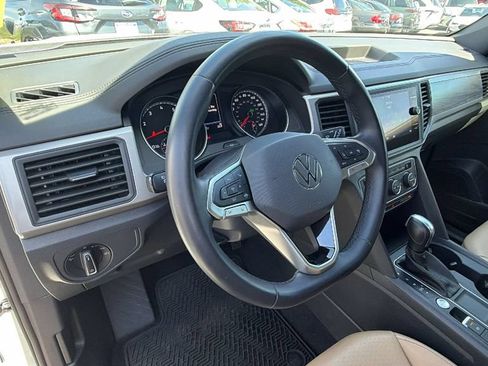 Used 2020 Volkswagen Atlas Cross Sport SE w/ Panoramic Sunroof Package FWD image 32