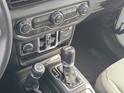 Used 2024 Jeep Wrangler Sport S image 31