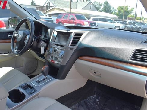 Used 2013 Subaru Outback 3.6R Limited image 10
