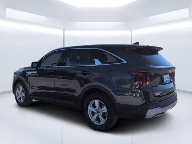 Used 2025 Kia Sorento LX FWD image 5