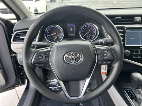 Used 2020 Toyota Camry LE image 18