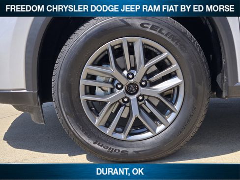Used 2024 Nissan Rogue S FWD image 7