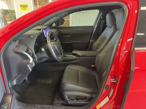 Used 2024 Lexus UX 250h FWD image 8