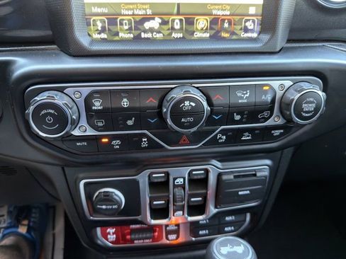 Used 2021 Jeep Wrangler Unlimited Rubicon w/ Dual Top Group AWD/4WD image 18