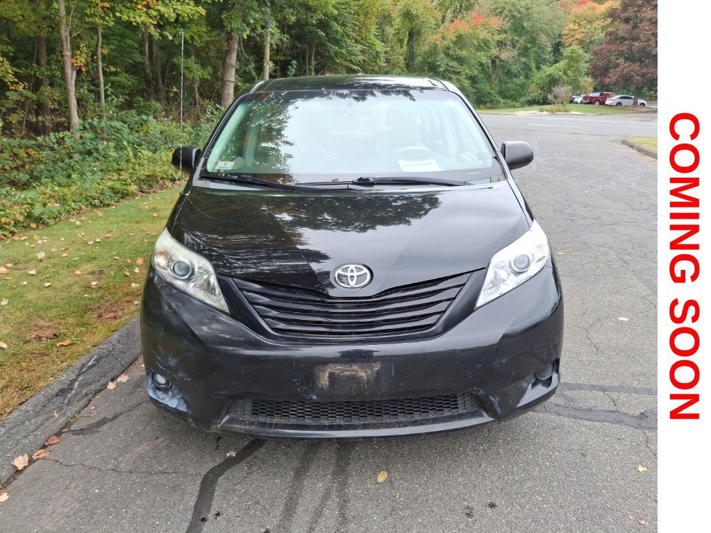 Used 2013 Toyota Sienna L FWD image 3