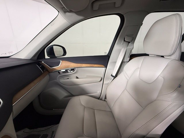 Used 2022 Volvo XC90 T6 Momentum w/ Advanced Package AWD/4WD image 22