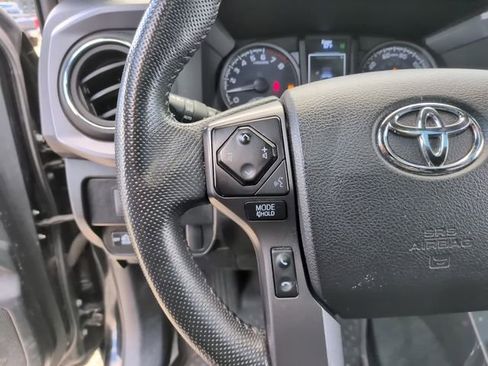 Used 2021 Toyota Tacoma TRD Off-Road w/ TRD Premium Off Road Package AWD/4WD image 15