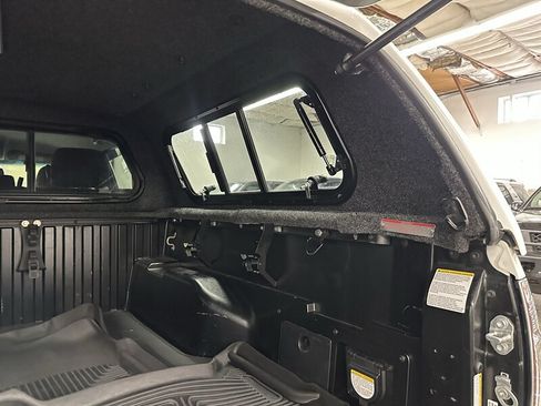 Used 2015 Toyota Tacoma 4x4 Double Cab w/ TRD Off-Road Package image 23