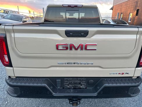 Used 2023 GMC Sierra 1500 AT4X image 10