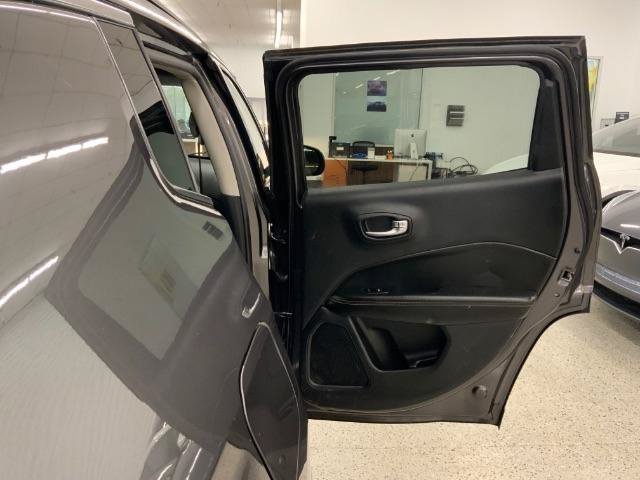 Used 2018 Jeep Compass Latitude AWD/4WD image 33