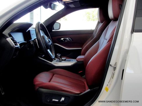 Used 2022 BMW 330i Sedan w/ M Sport Package RWD image 27