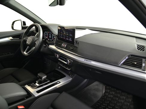Certified 2025 Audi Q5 2.0T Premium image 20