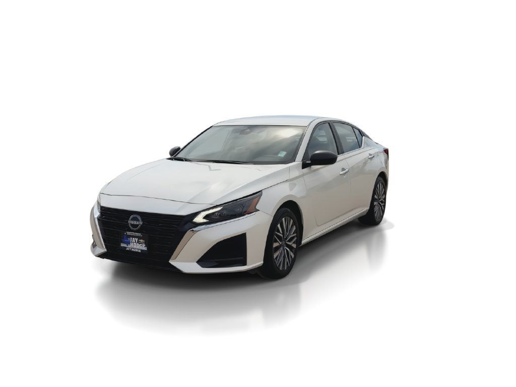 Used 2025 Nissan Altima 2.5 SV FWD image 4