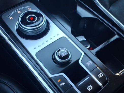 Used 2023 Kia Sorento EX w/ Panoramic Sunroof Package image 19