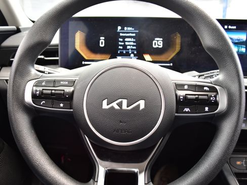Used 2025 Kia K5 LXS image 18