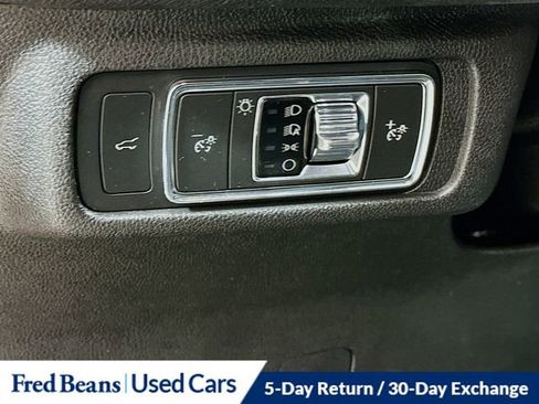 Certified 2022 Lincoln Corsair Standard w/ Equipment Group 101A image 12