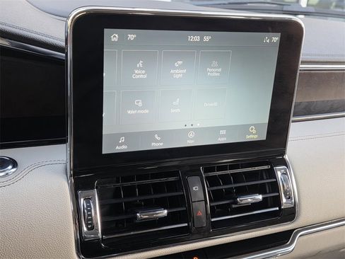 Used 2021 Lincoln Navigator Reserve w/ Luxury Package image 24