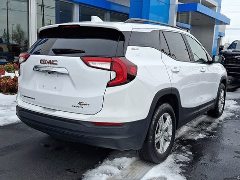 Used 2023 GMC Terrain SLE w/ Driver Convenience Package image 6