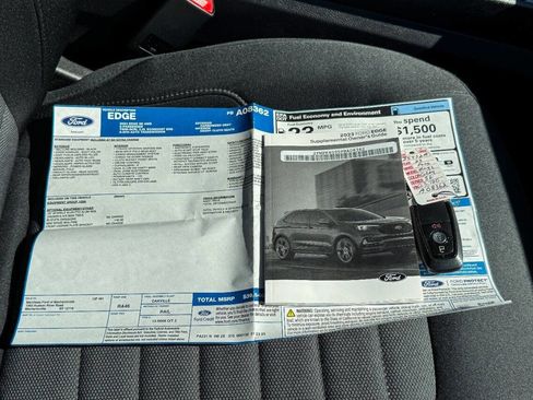 Used 2023 Ford Edge SE image 31