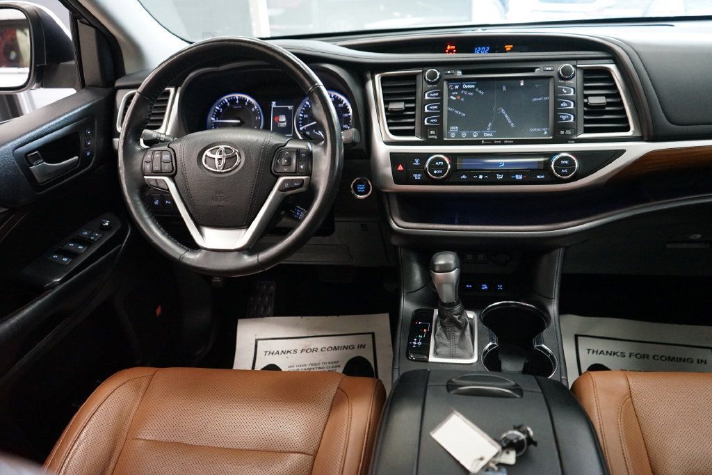 Used 2018 Toyota Highlander Limited Platinum AWD/4WD image 12