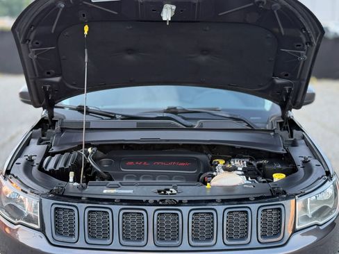 Used 2019 Jeep Compass Latitude w/ Cold Weather Group AWD/4WD image 29