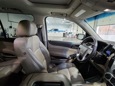Used 2019 GMC Yukon SLT image 13