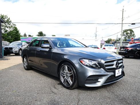 Used 2018 Mercedes-Benz E 300 4MATIC image 3
