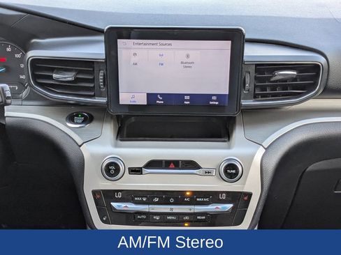 Used 2021 Ford Explorer XLT image 20