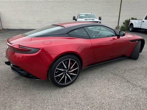 Used 2020 Aston Martin DB11 Coupe image 8