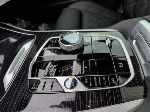 New 2027 BMW X7 xDrive40i w/ Executive Package AWD/4WD image 28