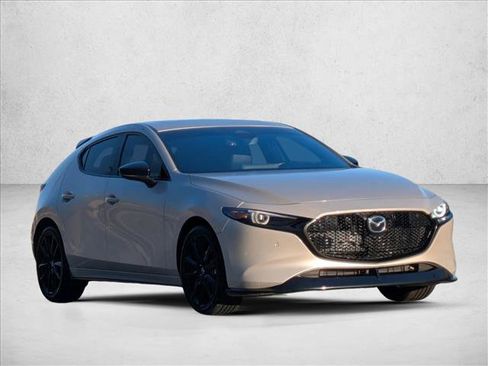 Used 2024 MAZDA MAZDA3 Hatchback w/Premium Plus Pkg image 3