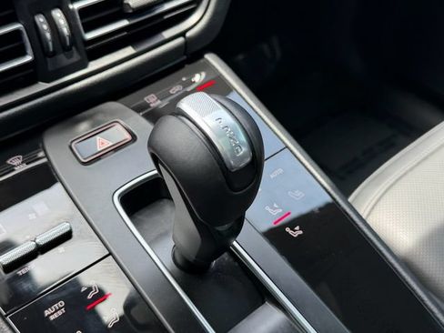 Used 2025 Porsche Macan Turbo AWD/4WD image 24